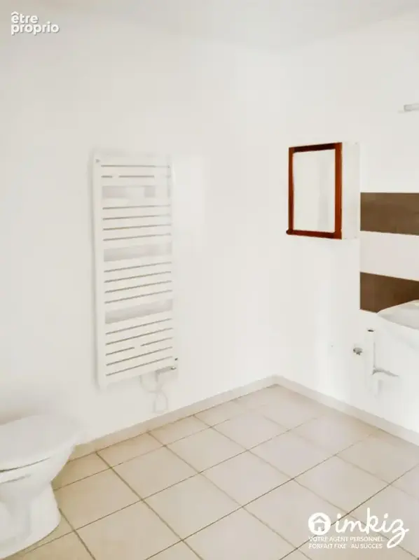 Appartement T2- Vertefeuille - Terrasse et parking - photo 5