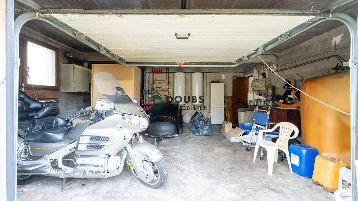 Maison à GUYANS-VENNES