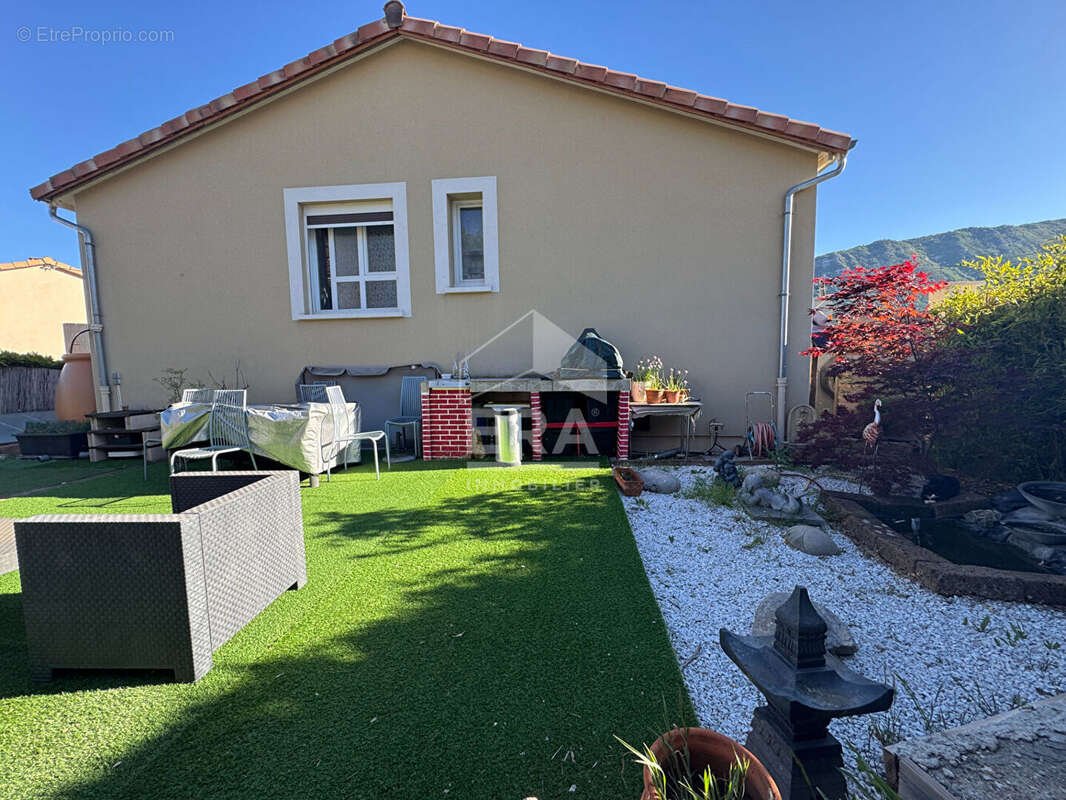 Maison à LARAGNE-MONTEGLIN