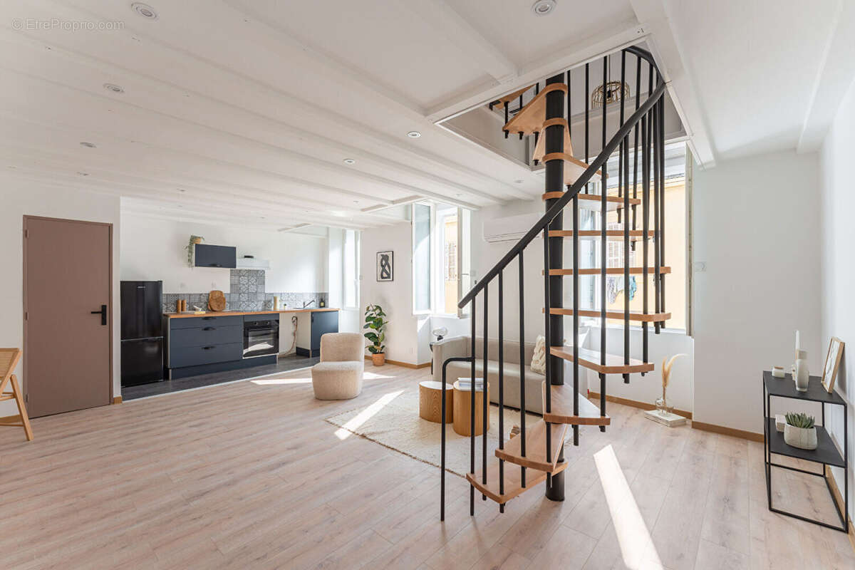 Appartement à MARSEILLE-2E