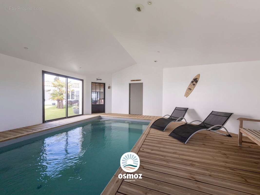 Maison 197 m² à Nieul-Sur-Mer  - photo 2