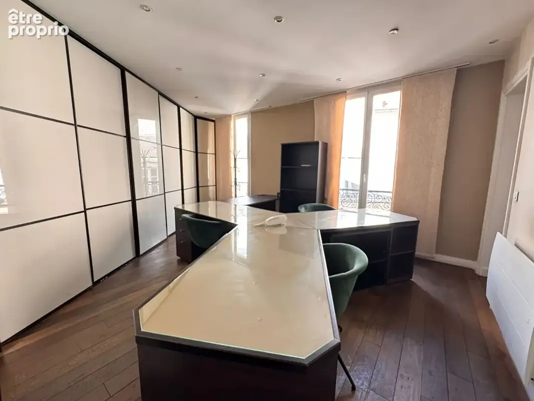 Paris-2ème-Ensemble de bureaux 97.20M² - photo 2