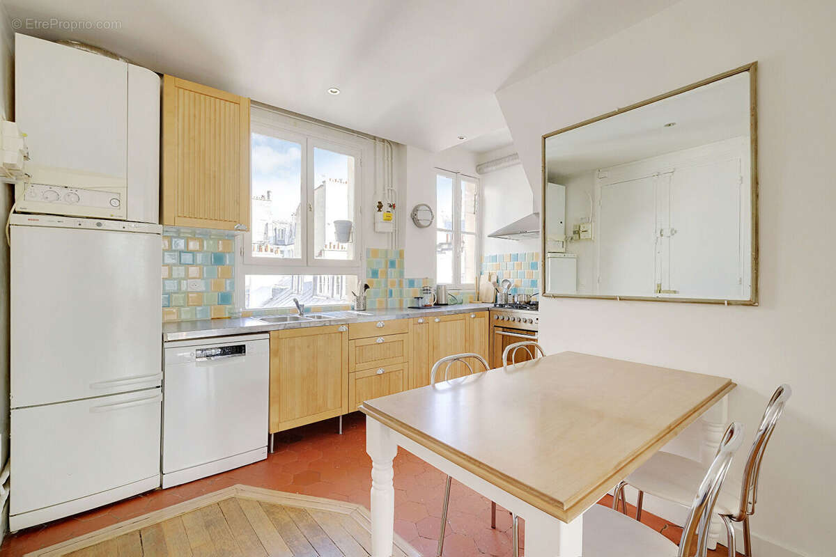 Appartement à PARIS-10E