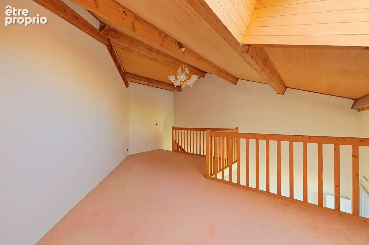 DUPLEX au dernier étage avec loggia. Cave et Parking inclus. - photo 8