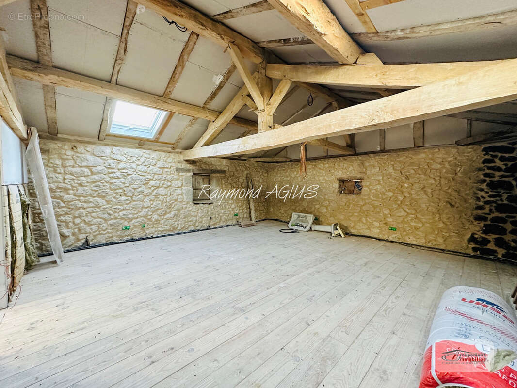 Charmant maison en pierre de 3 chambres avec une vue imprenable - photo 13