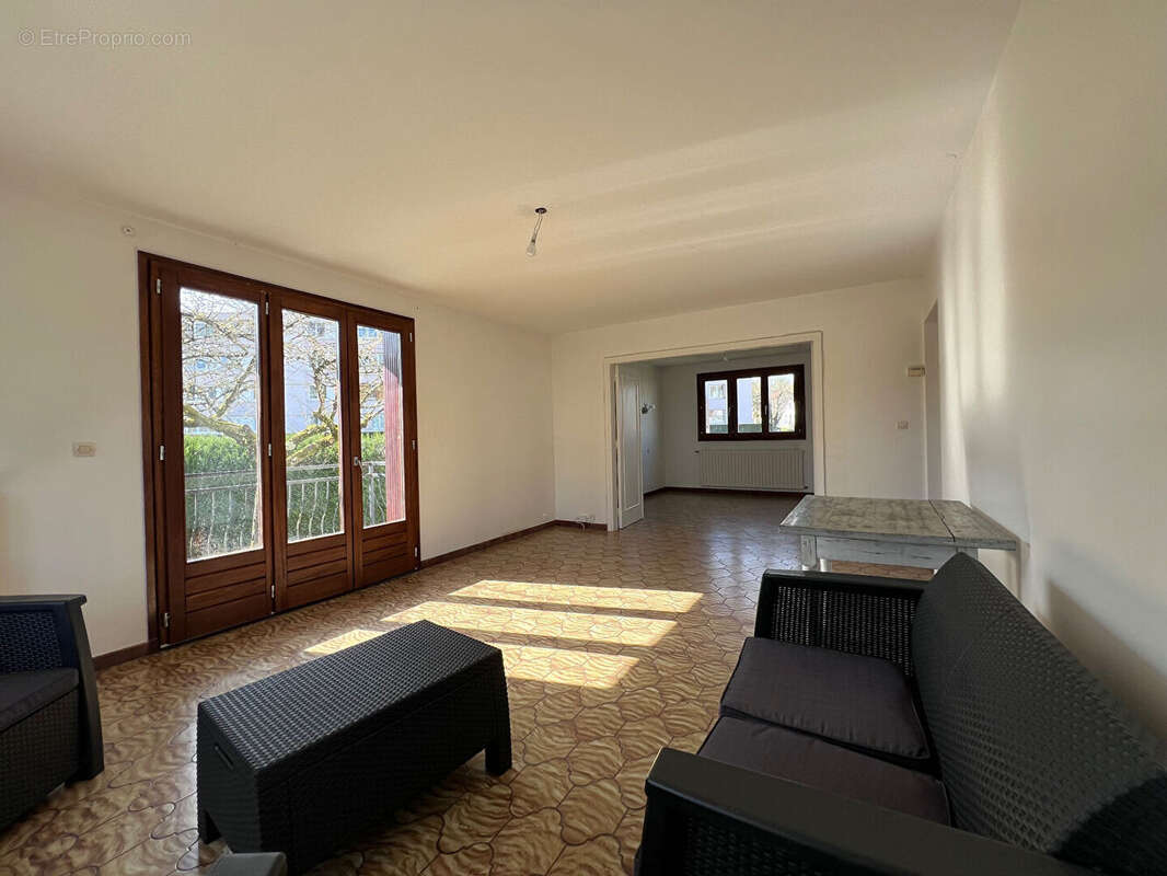 Appartement à JOUY-EN-JOSAS