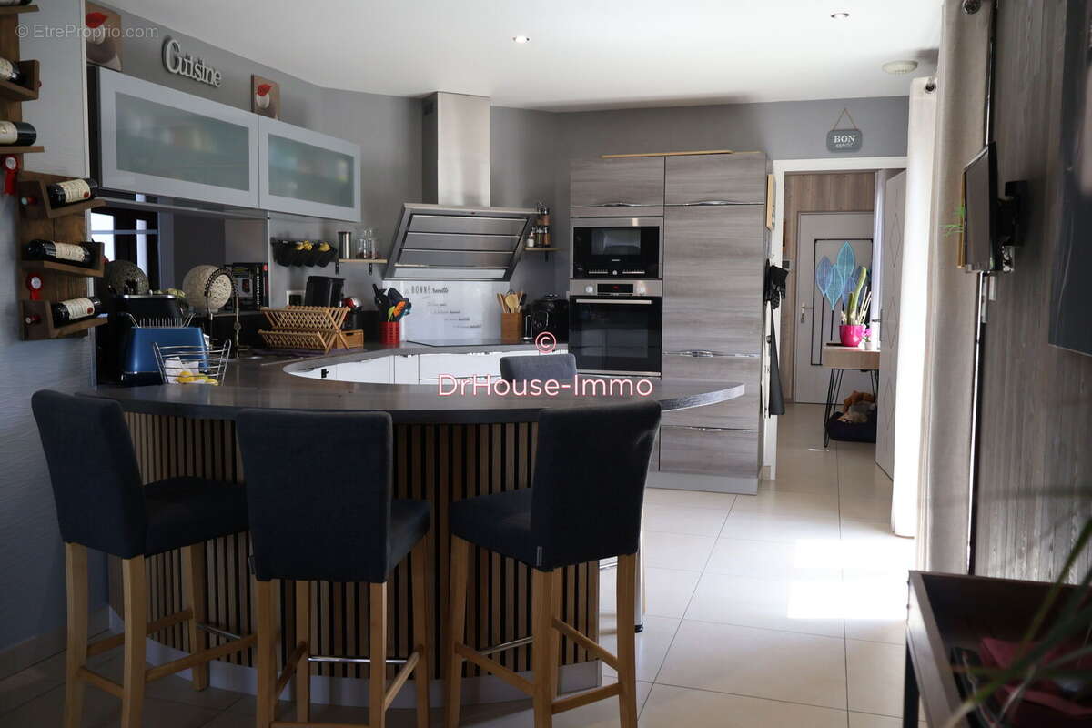 Maison 155 m² à Pierreville  - photo 8