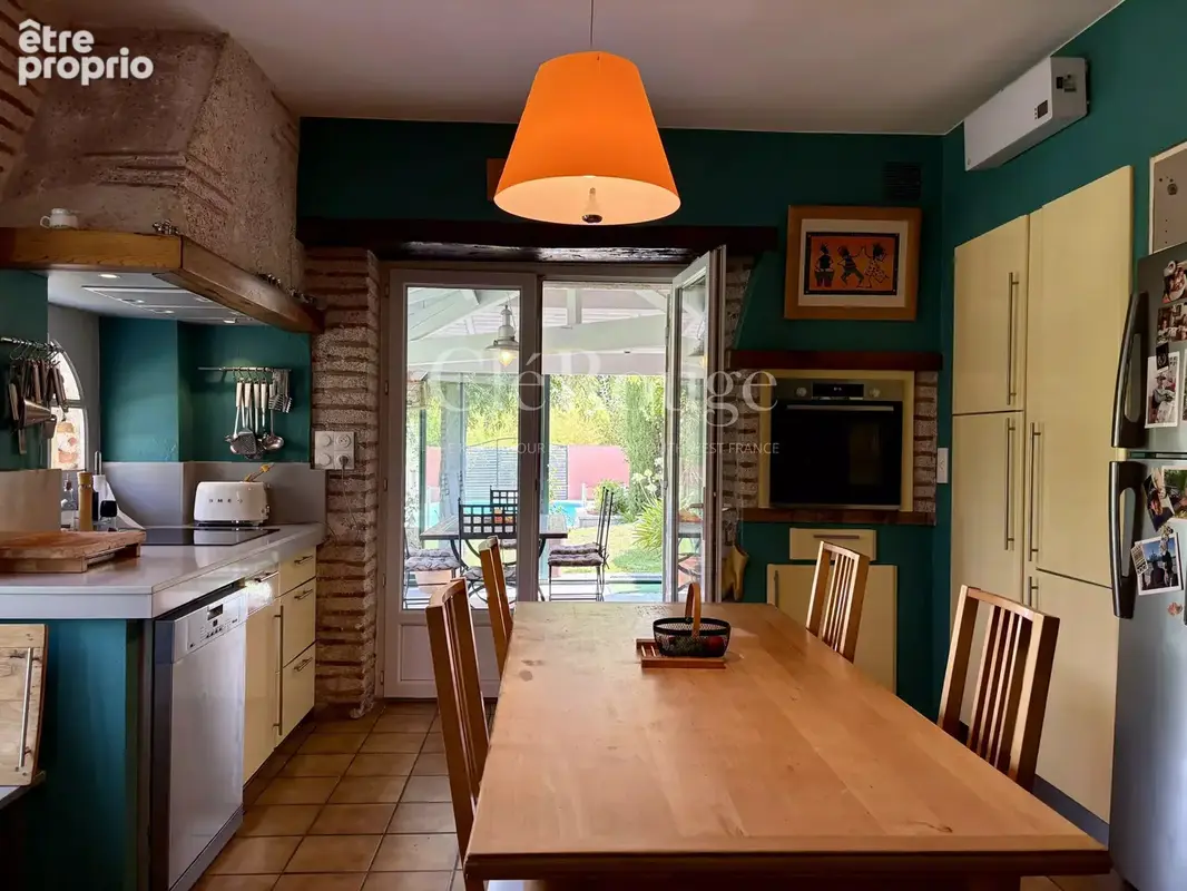 Élégante propriété de caractère avec appartement indépendant, piscine et vues dégagées - photo 8