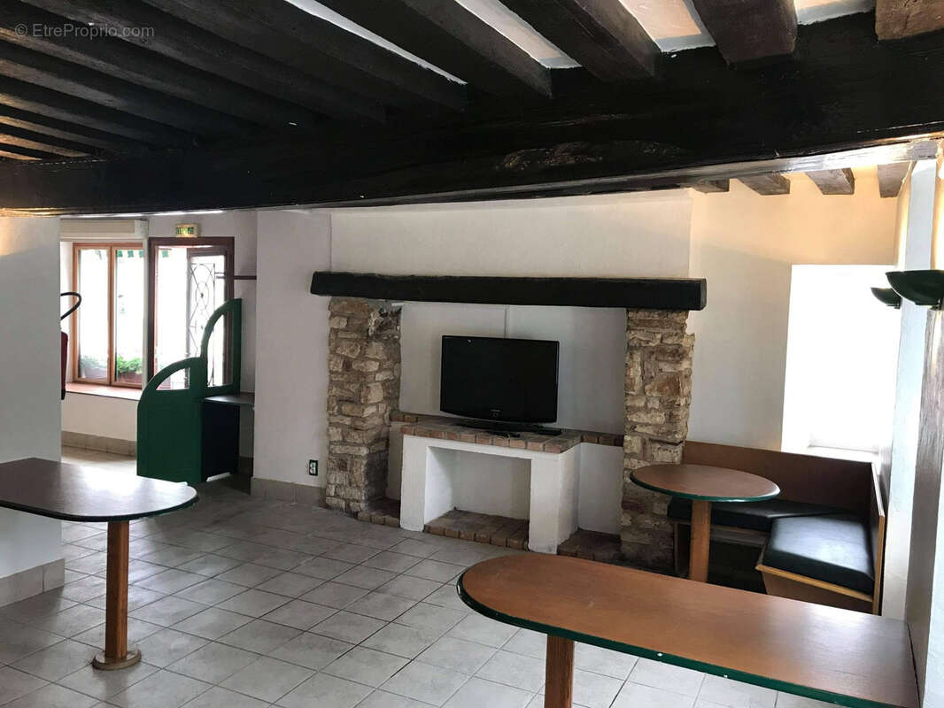 Ancien Hotel-Bar en centre ville ! - photo 5