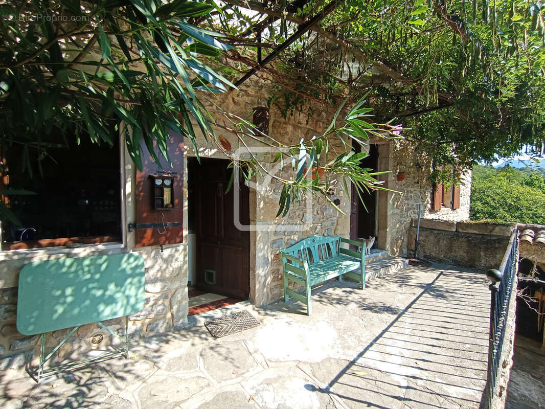 Maison ancienne de caractère au charme d'antan préservé sur terrain de 912 m2 - photo 18