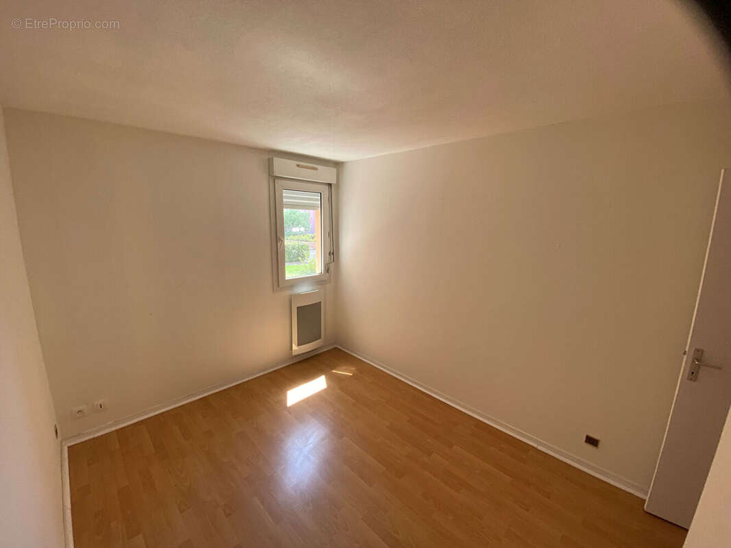 Appartement T3/T4 près de 78m² , Double séjour, balcon plein sud, 2 parkings et 2 caves - photo 9