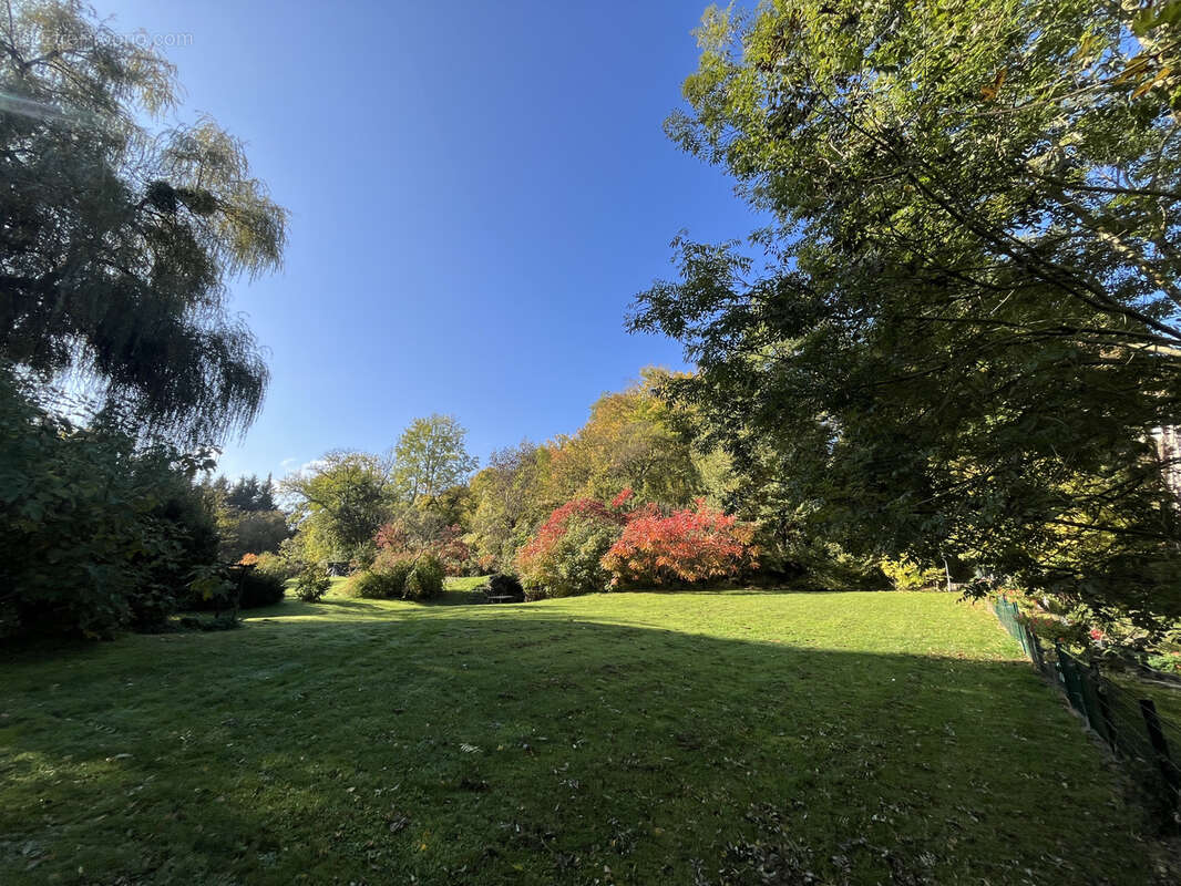 Maison à SURY-EN-VAUX