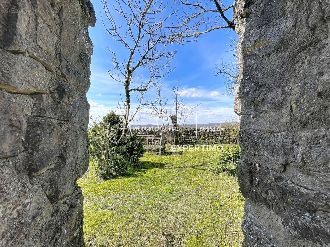 Maison à CORNUS