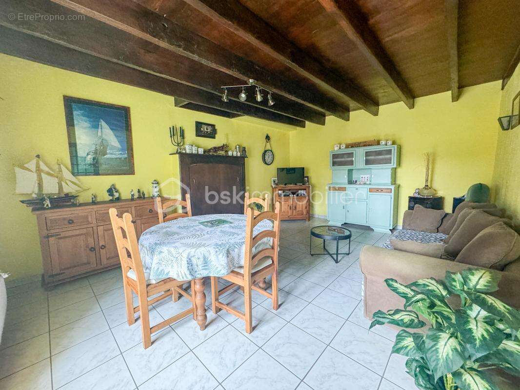 Maison à BAGUER-PICAN