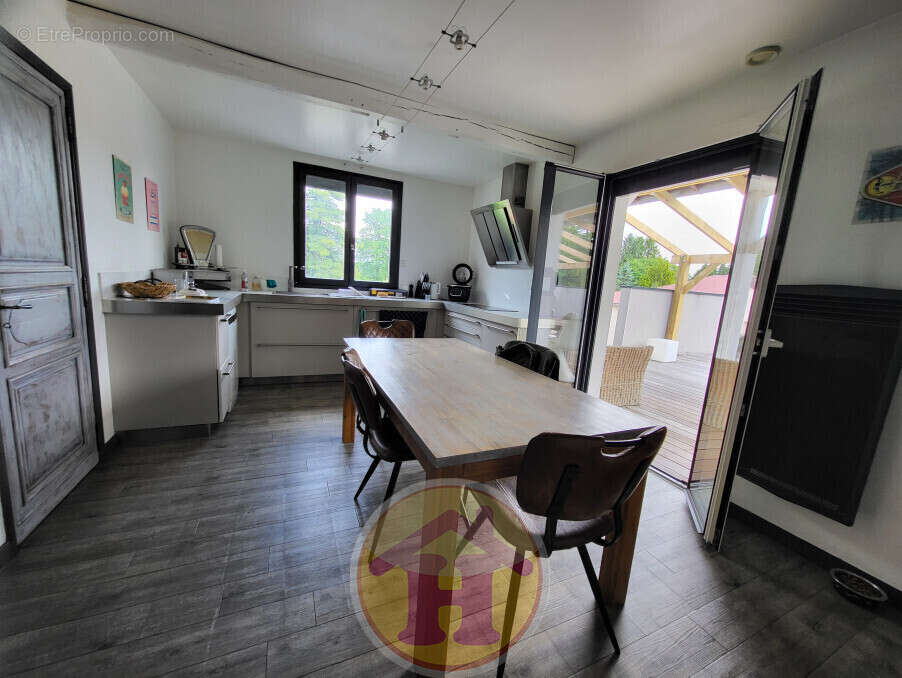 Maison à SAINT-VICTURNIEN