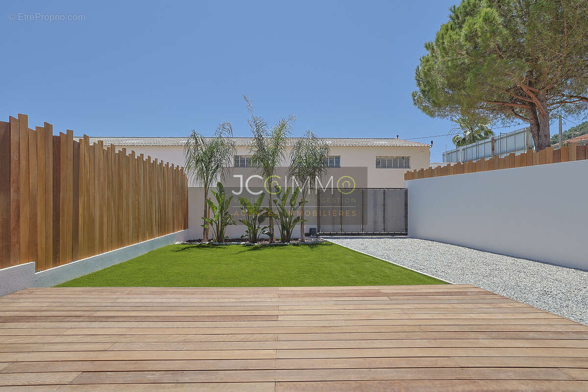 Maison à HYERES