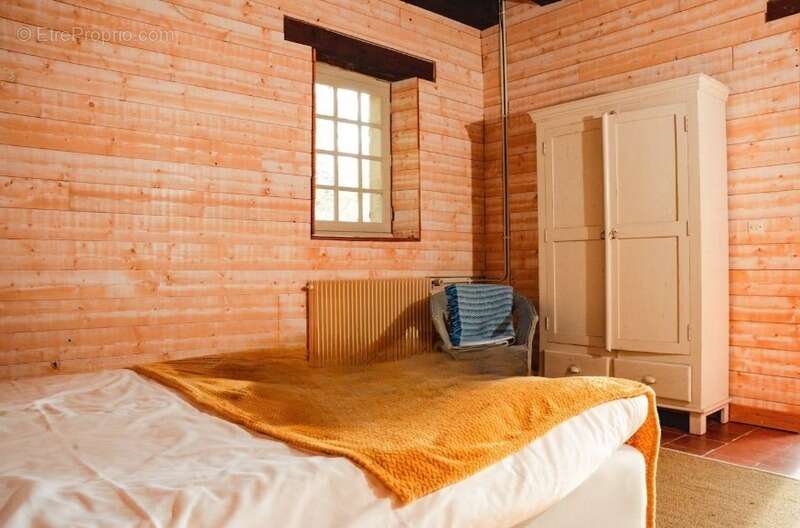 Maison à SAINT-LEON-SUR-VEZERE