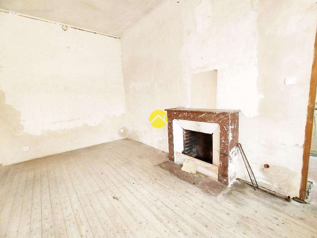 Maison à LA GUERCHE-SUR-L&#039;AUBOIS