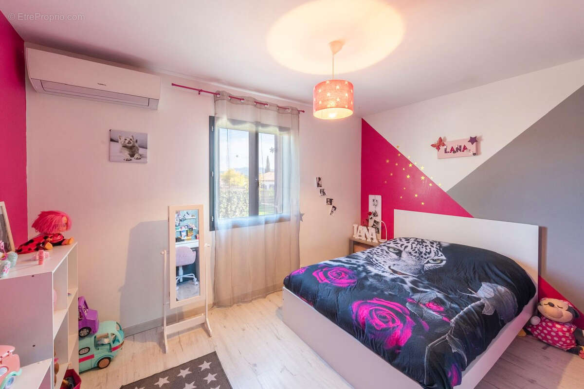 Maison à PUGET-SUR-ARGENS