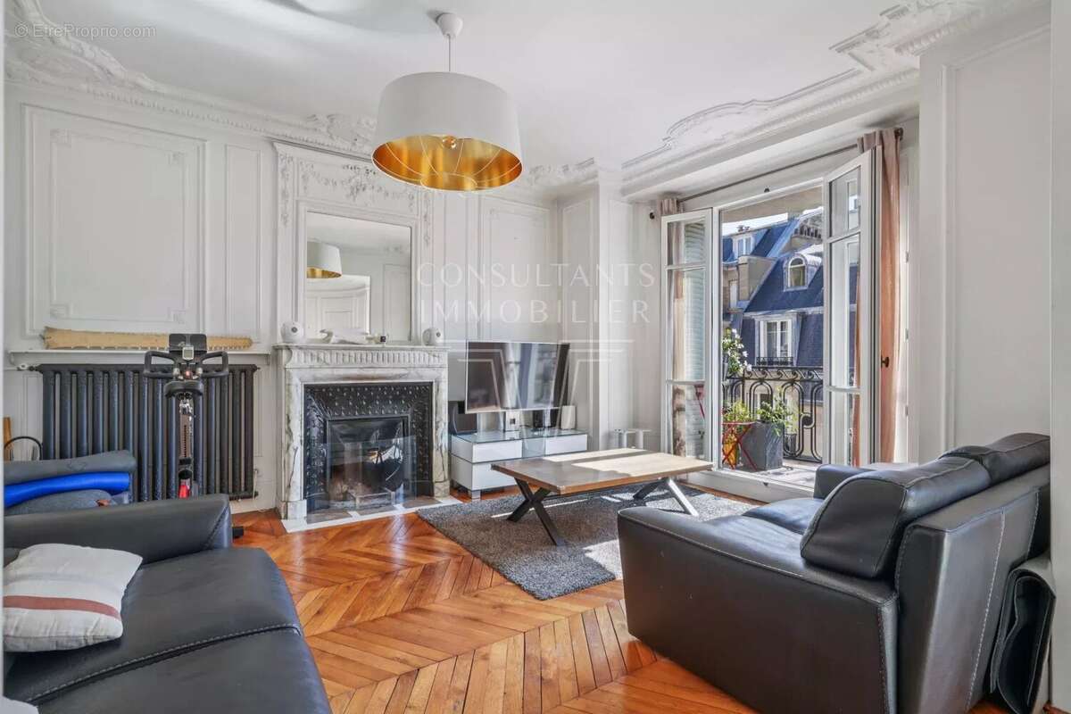 Appartement à NEUILLY-SUR-SEINE