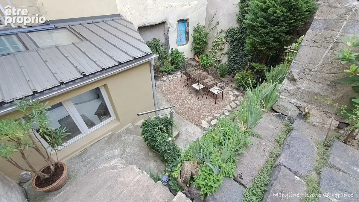 Maison T5 de 105 m² – Cour sans vis-à-vis, Véranda, Terrasse, Garage et dépendance - photo 2