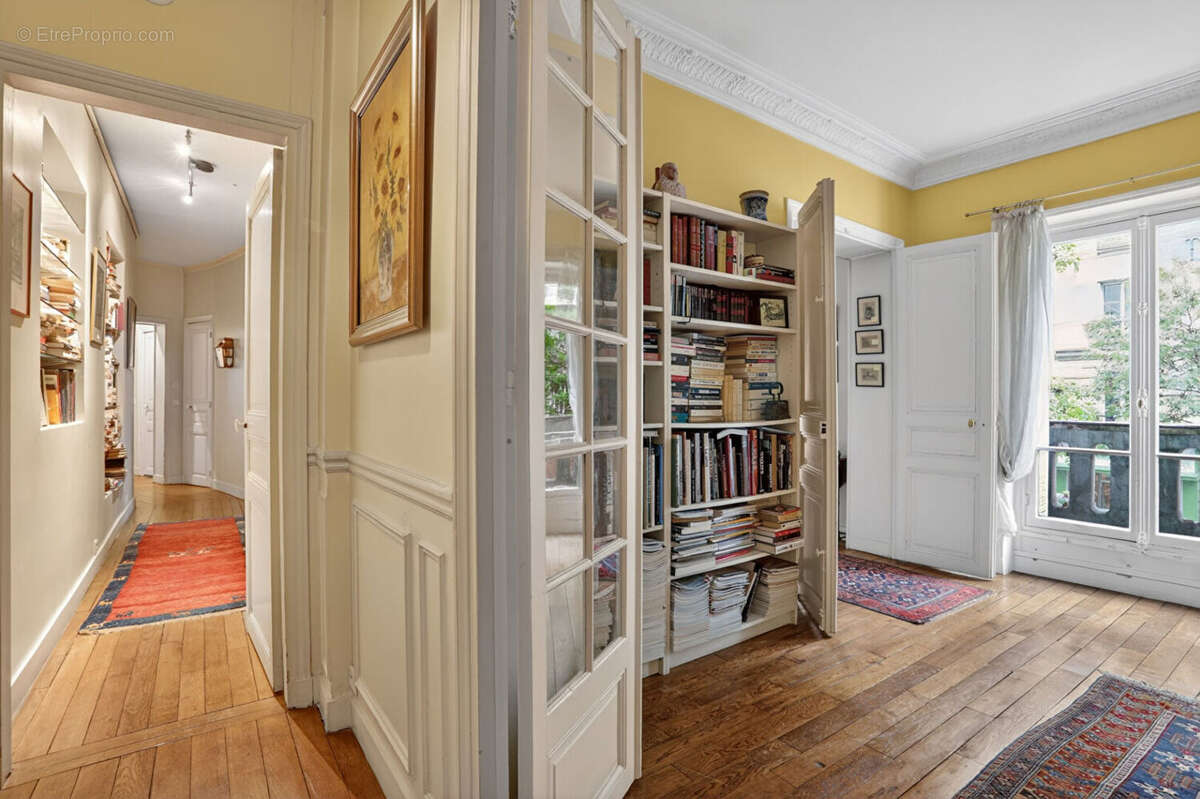 Appartement à PARIS-15E