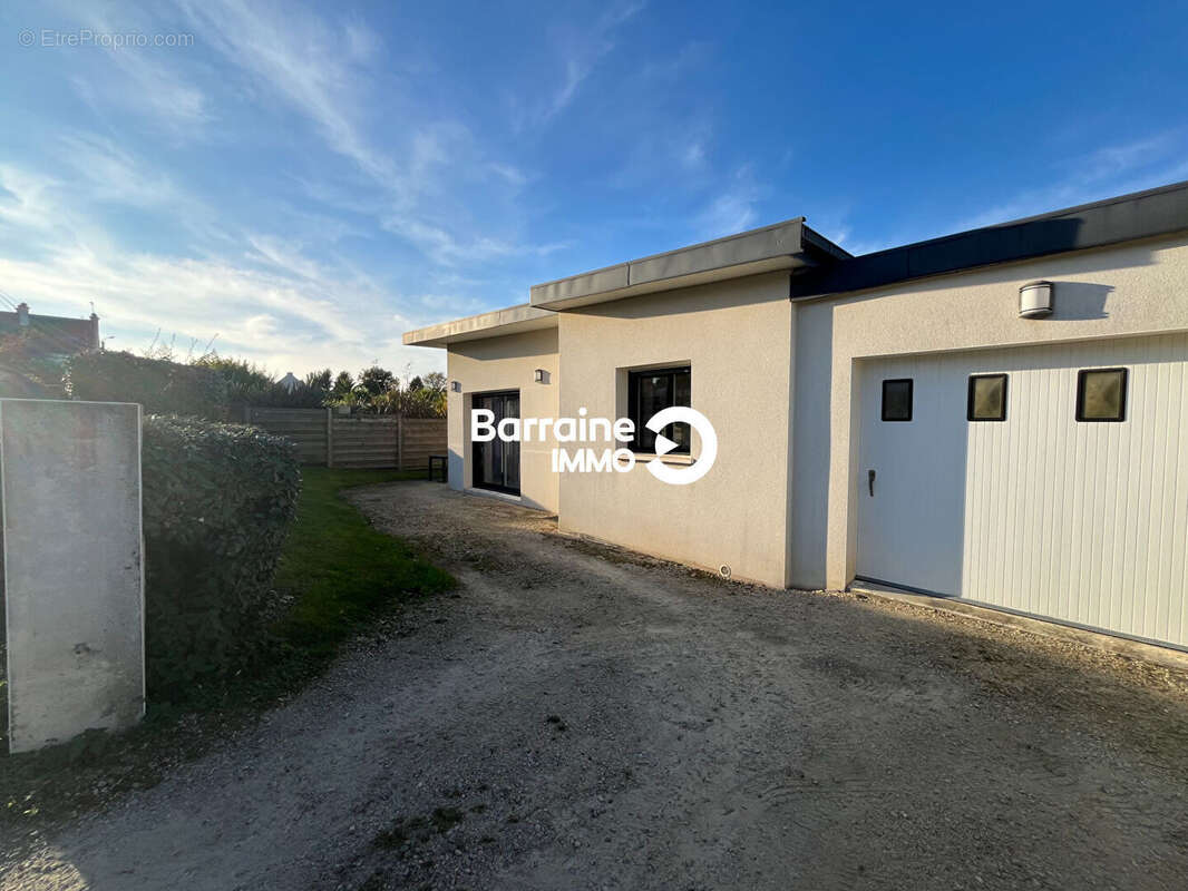 Maison à PLOUGONVELIN