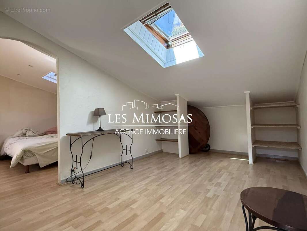 Maison à ROQUEBRUNE-SUR-ARGENS