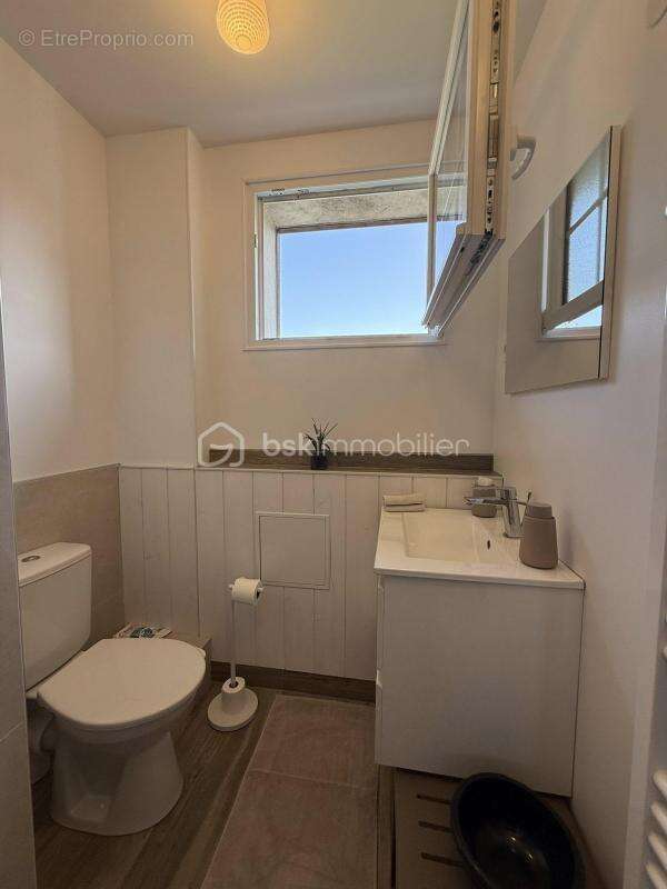 Appartement à MAGNY-LE-DESERT