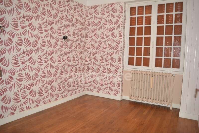 Maison à VARENNES-VAUZELLES