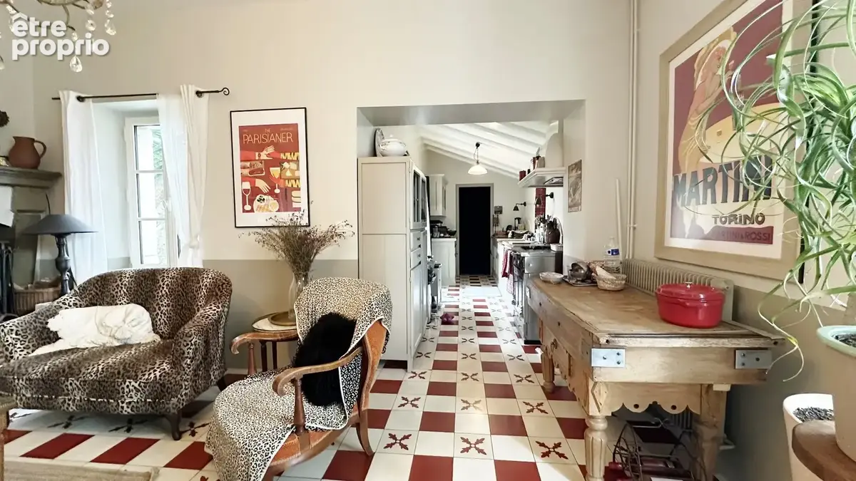 Maison de maitre de type t8 de 375 m2 dont une maison d'invite + 3 dependances - photo 14