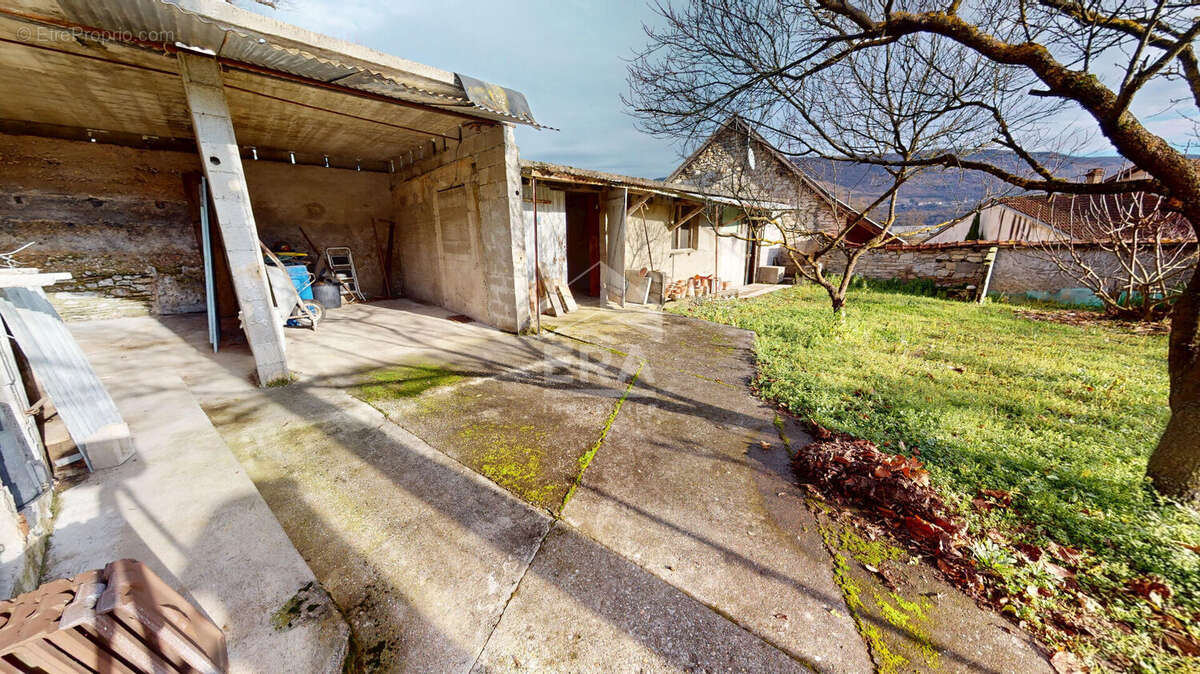 Maison à BOUVESSE-QUIRIEU