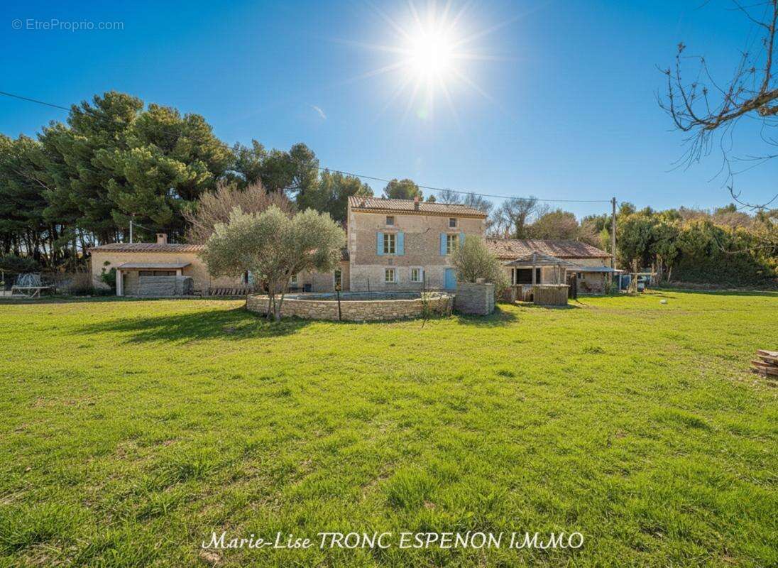 Maison à PERNES-LES-FONTAINES