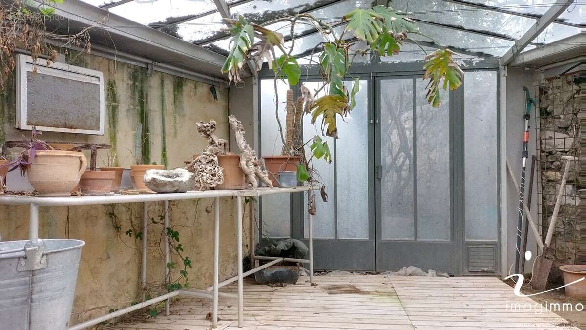 Maison à VIC-LA-GARDIOLE