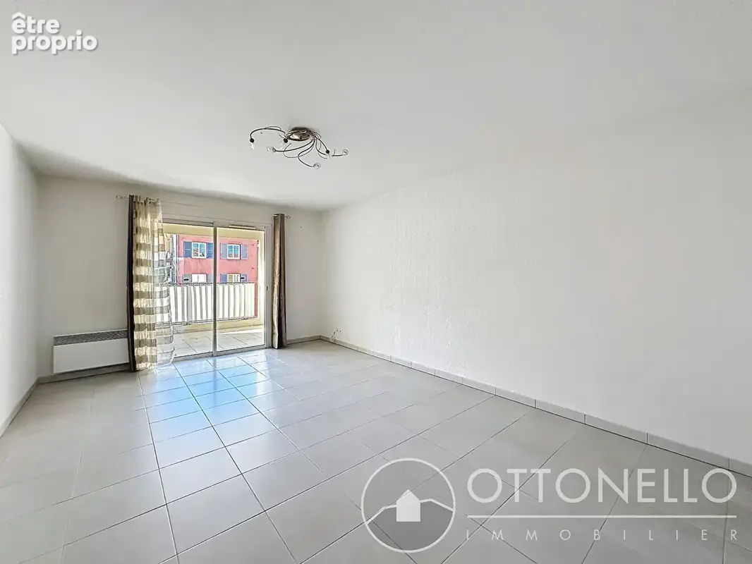 Appartement Roquebrune Sur Argens 3 pièces 72,70 m2 avec terrasse et garage en sous-sol - photo 3