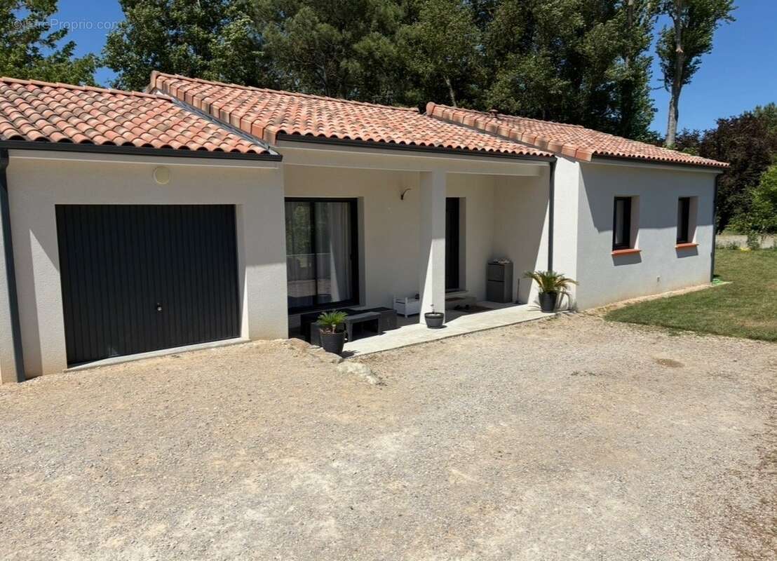 Maison à BAZIEGE