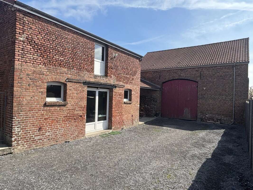 Maison à GOUZEAUCOURT