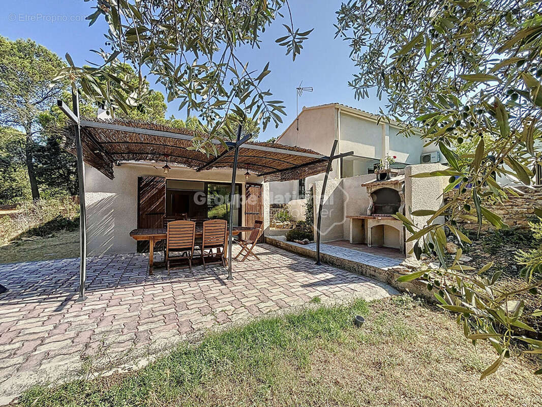 Uchaux, propriété avec gîte 205m² , possibilité revenu locatif, 4870m² de terrain arboré avec piscine - photo 14