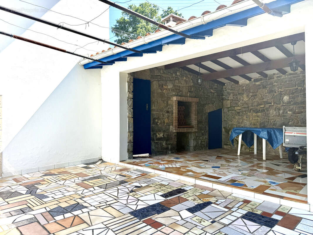 Au calme au fond d'une impasse, Maison familiale de 179 m2 avec grand garage 110m2 et terrain de 1 171 m2 - photo 22