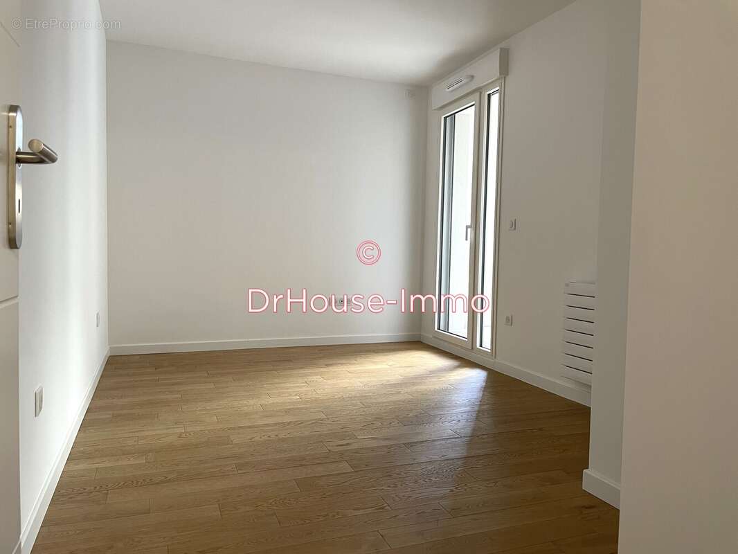 Appartement 45 m² à Issy-Les-Moulineaux  - photo 13