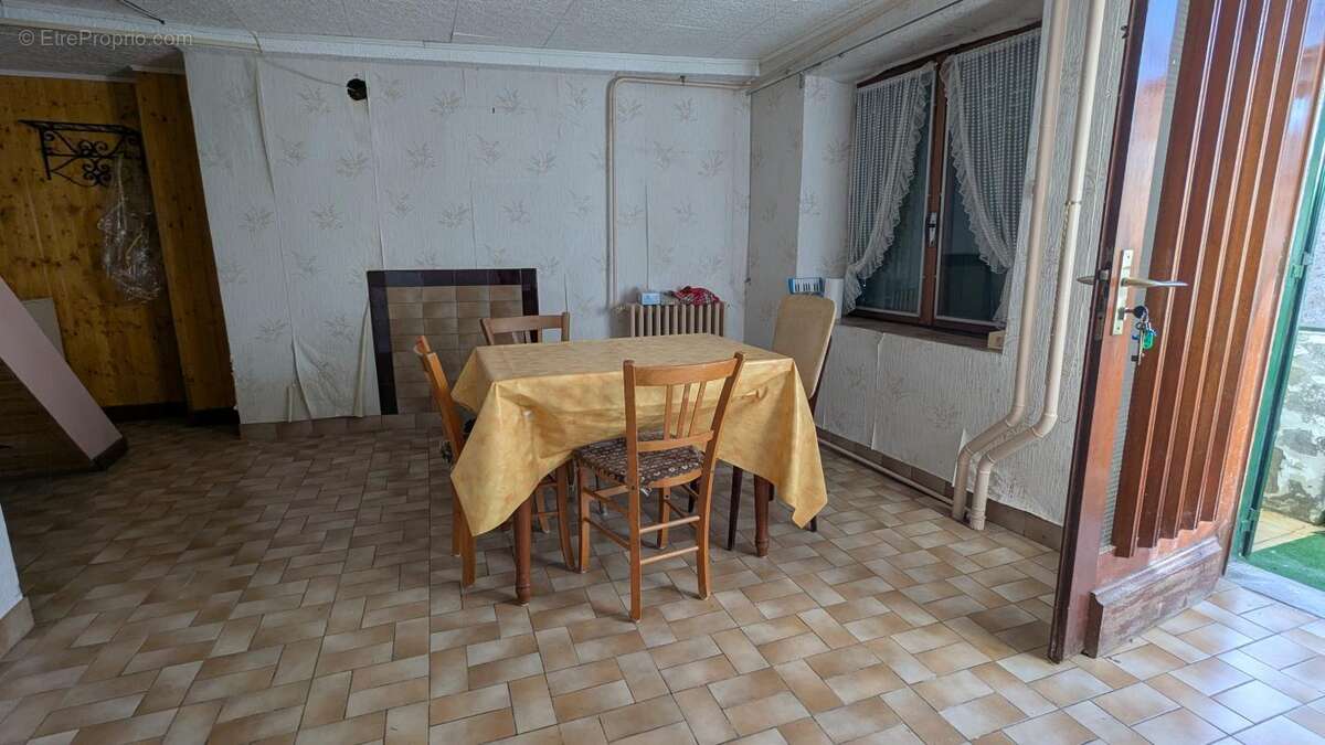Maison à SAINT-REMY-SUR-DUROLLE