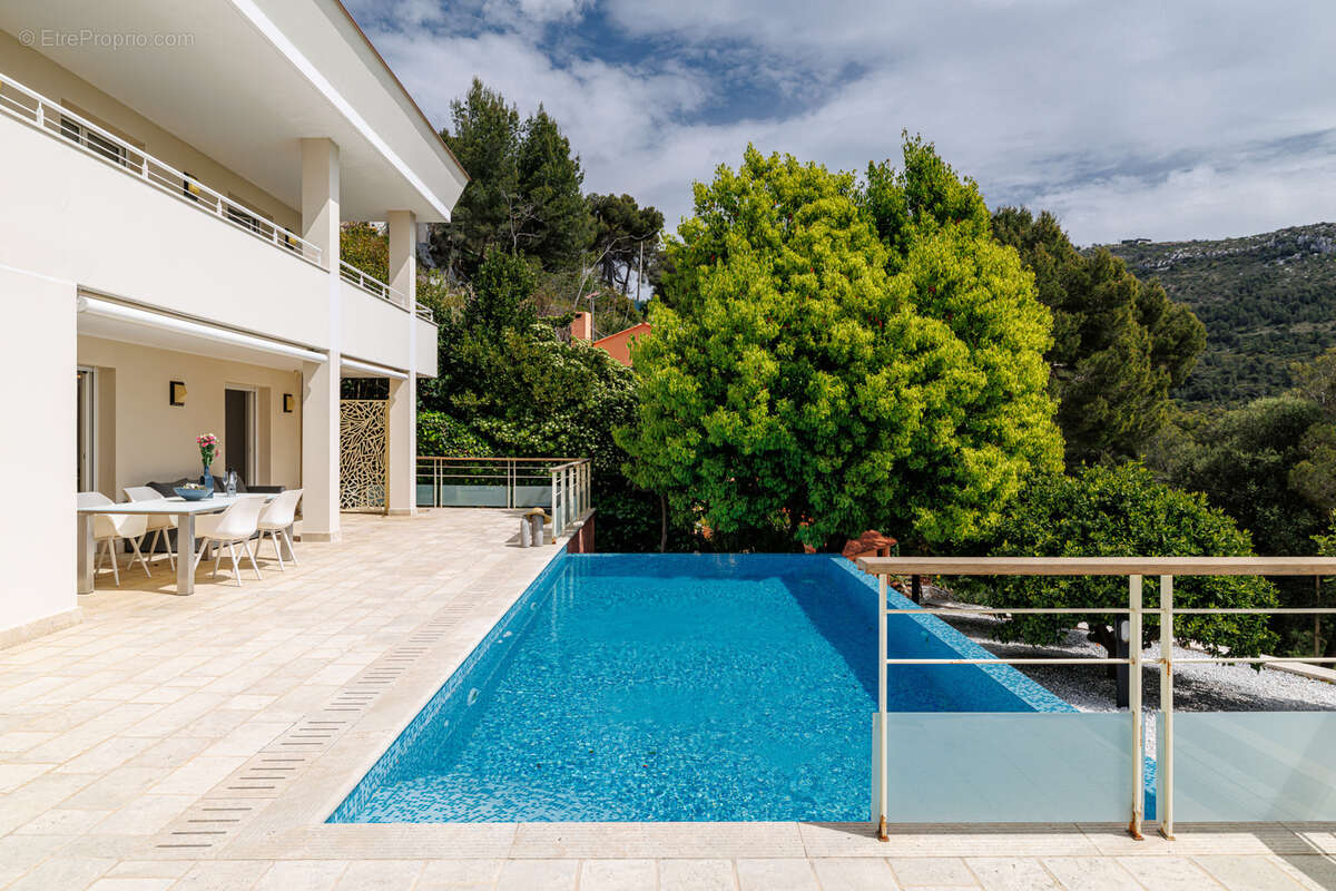 Maison à EZE