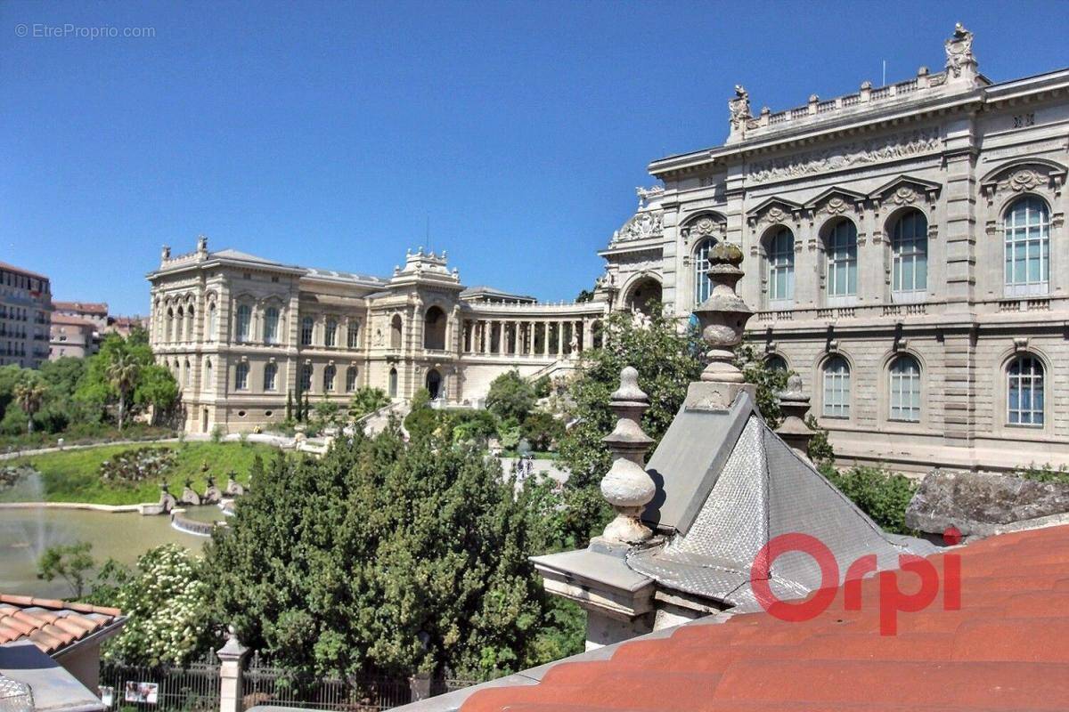 Appartement à MARSEILLE-4E
