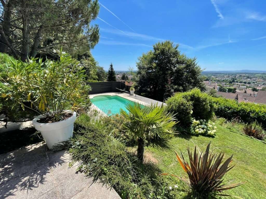 Maison à LE CREUSOT