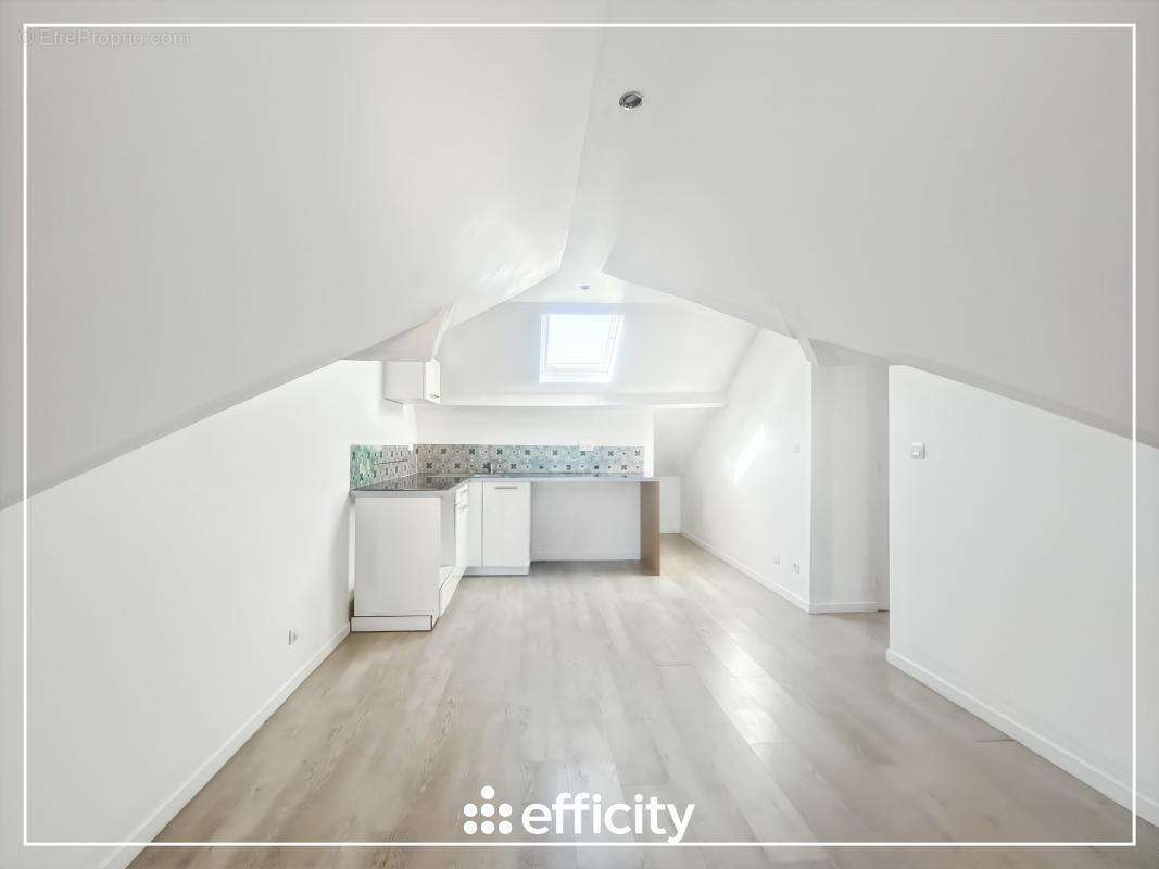 Appartement à FONTENAY-TRESIGNY