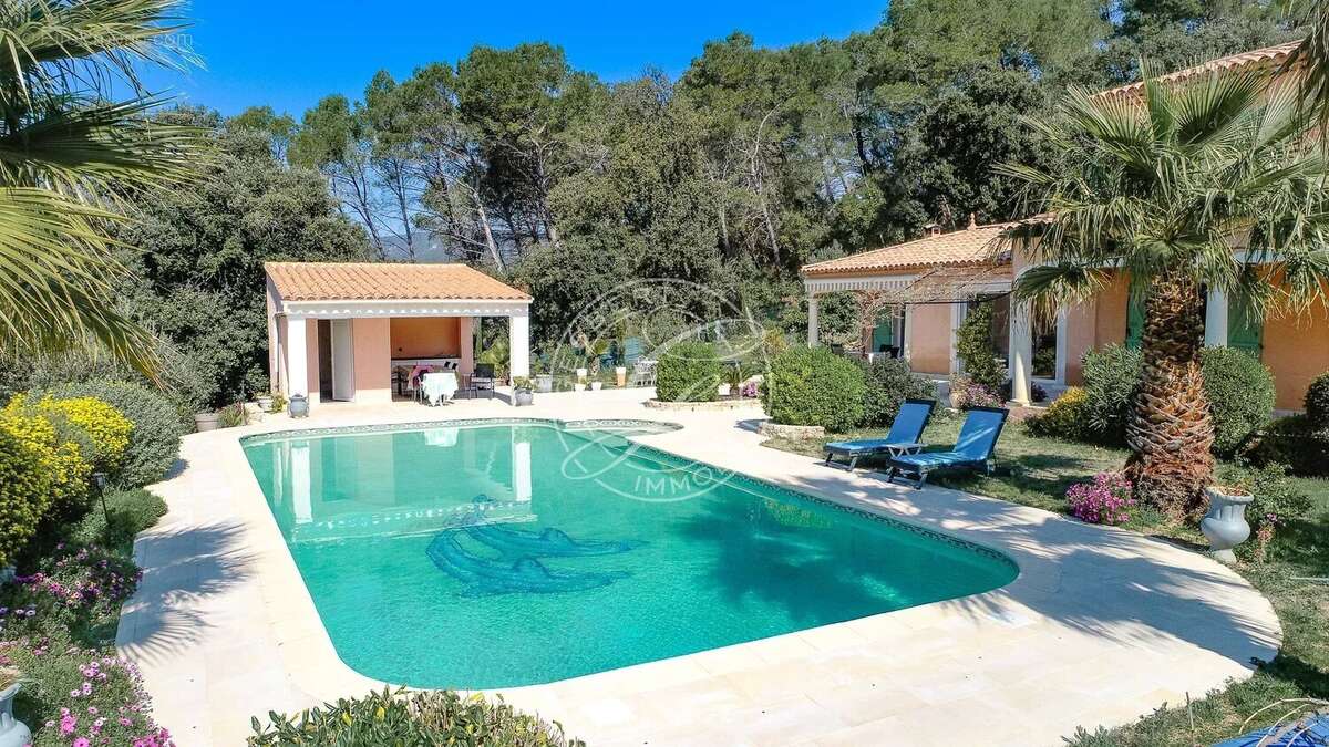 A VENDRE - FLAYOSC très belle villa avec vue dominante et piscine - photo 6