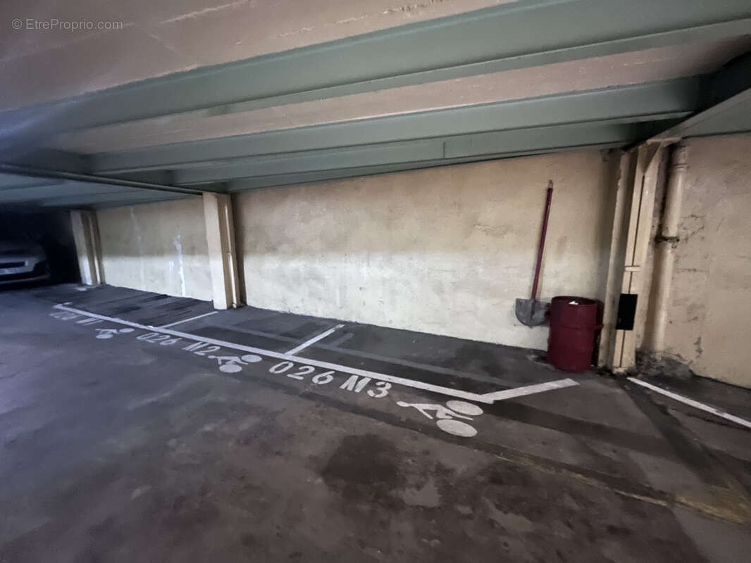 Parking à SAINT-ETIENNE