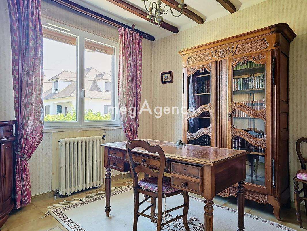 Maison familiale a bouafle avec sous sol total et jardin - photo 4