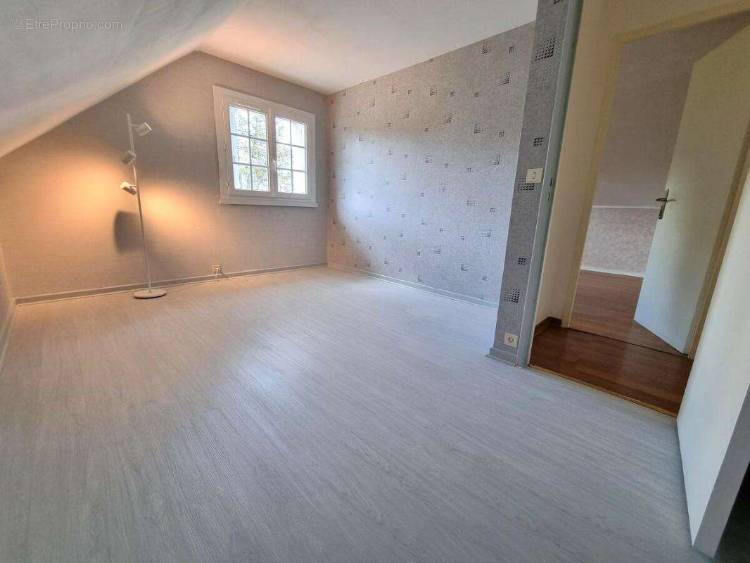 Maison 94 m² à Chassieu  - photo 11