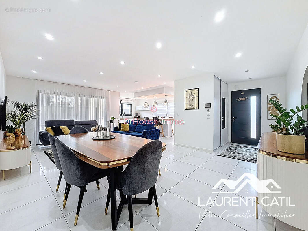 Maison à MOURS-SAINT-EUSEBE